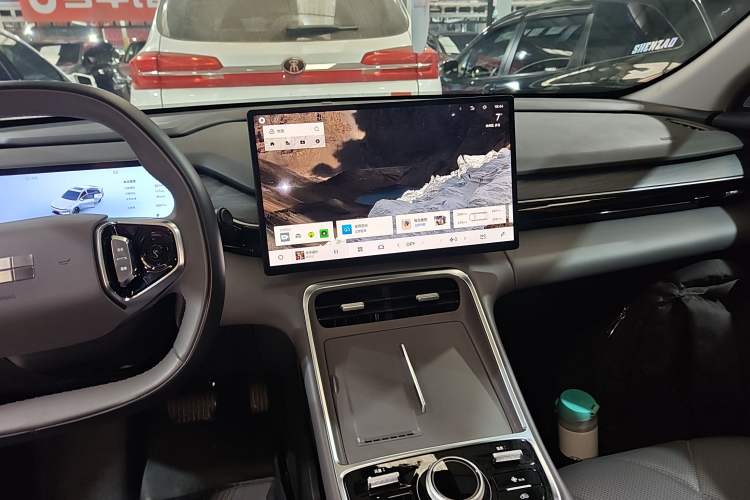 Used  L6 2025 EM-i 140km Starship Edition