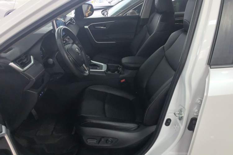 Used Toyota RAV4 2022 Dual-Engine 2.5L E-CVT Two-Wheel Drive Elite Edition
