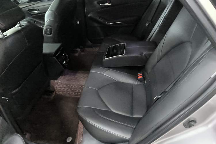 Used Toyota Avalon 2022 2.0L XLE Premium Edition