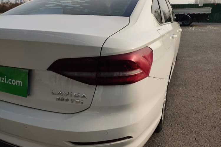 Used Volkswagen Lavida 2021 1.5L Automatic Vision Edition
