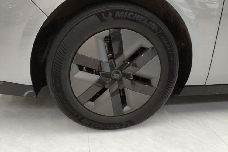 Used Li Auto MEGA 2024 Ultra Model
