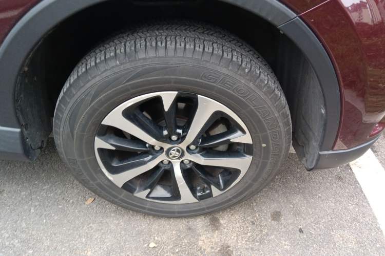 Used Toyota RAV4 2016 2.0L CVT Two-Wheel Drive Fashion Edition China V Standard