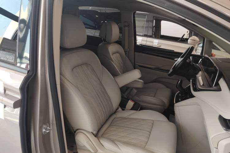 Used Buick GL8 2022 ES Landtrek 653T Comfort Edition
