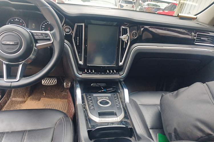 Used Zotye T700 2017 1.8T Dual-Clutch Luxury Model
