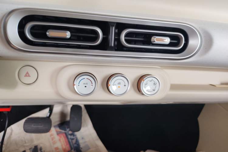 Used Wuling Hongguang MINIEV 2024 3rd Generation 215km Youth Edition
