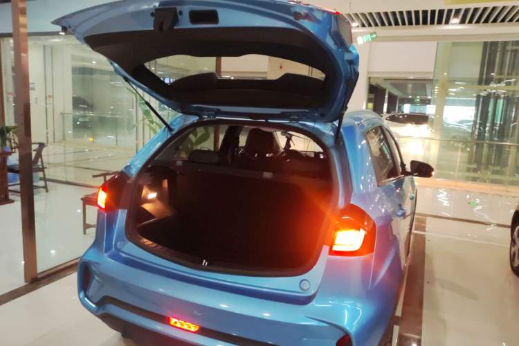 Used Geely Auto Vision X3 2021 PRO 1.5L CVT Deluxe Model
