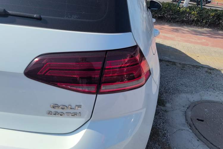 Used Volkswagen Golf 2018 230TSI Automatic Comfort Model
