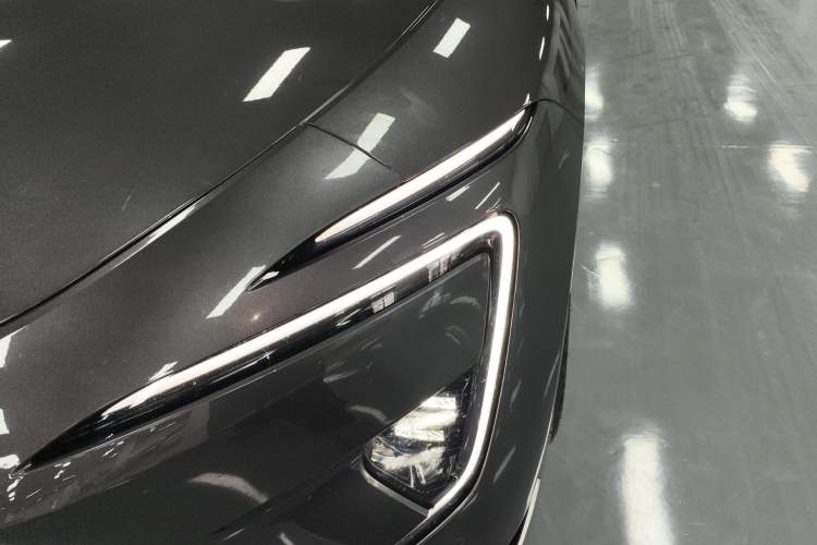 Used  12 2024 Updated Version 700 Three-Laser Rear-Wheel Drive Luxury Edition
