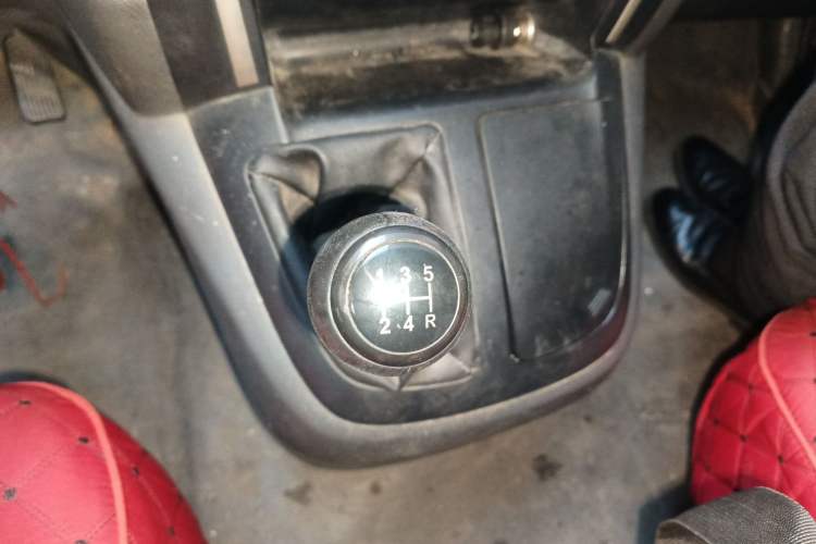 Used Jinbei Express 2017 2.0L Standard Version V19
