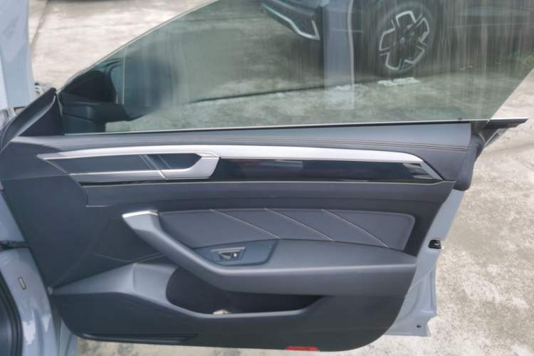 Used Volkswagen FAW-Volkswagen CC 2024 380TSI Striking Edition
