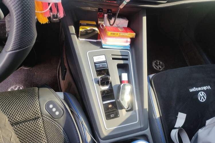 Used Volkswagen Golf 2025 300TSI R-Line
