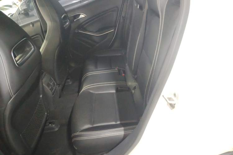 Used Mercedes-Benz GLA 2017 GLA 220 4MATIC Fashion Model
