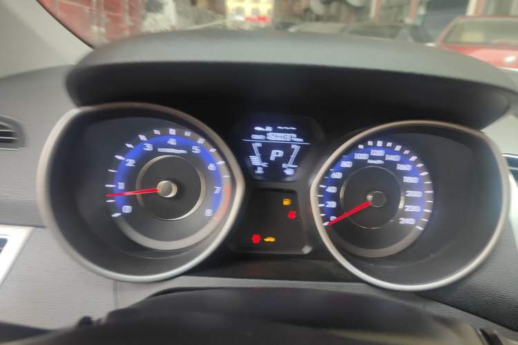 Used Hyundai Elantra 2015 1.6L Automatic Fashion Model