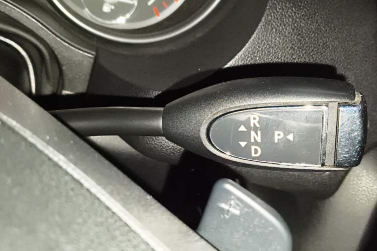 Used Mercedes-Benz R-Class 2017 R 320 4MATIC Business Edition Prestige Model
