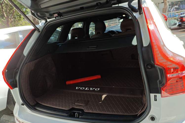 Used Volvo XC60 2025 B5 4x4 Smart Luxury Edition
