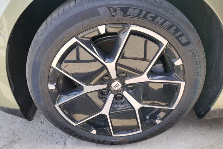 Used  SU7 2024 Rear-Drive Long-Range Intelligent Driving Version
