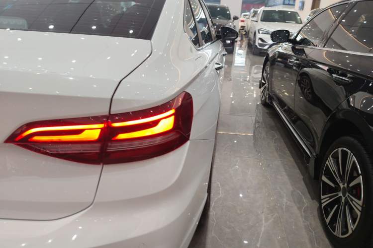 Used Volkswagen Lavida 2023 1.5L Automatic Full-Comfort Edition
