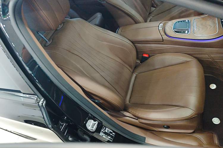 Used Mercedes-Benz E-Class 2023 Updated E 300 L Fashion Edition
