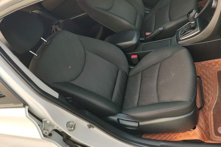 Used Hyundai Elantra 2015 1.6L Automatic Fashion Model
