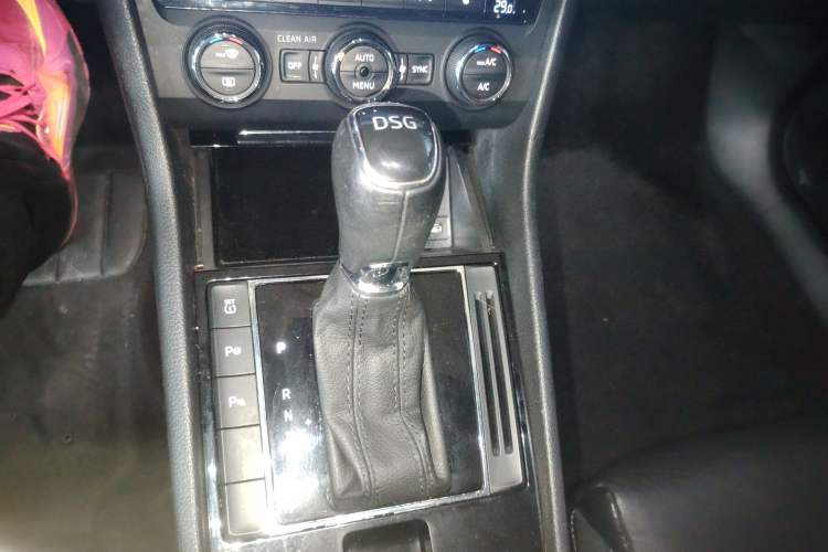 Used Skoda Superb 2016 TSI330 DSG Smart Drive Edition
