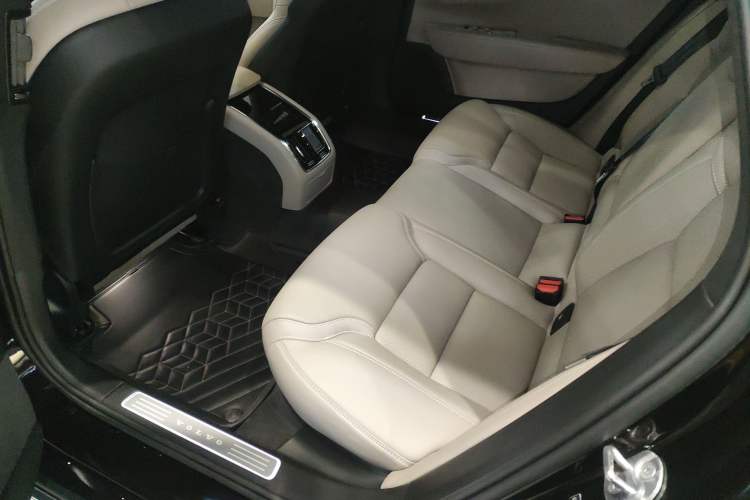 Used Volvo S90 2026 B5 Zhiya Luxury Edition
