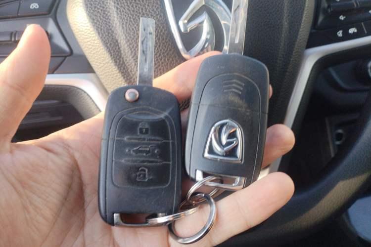 Used Baojun 730 2019 1.5L Manual Fashion Model 7-seater National V