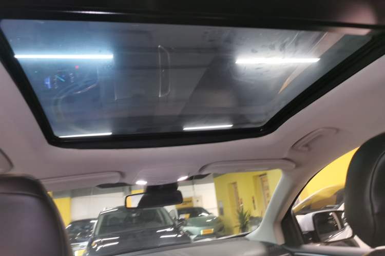 Used Ford Edge 2016 EcoBoost 245 Two-Wheel-Drive Titanium 7-Seater
