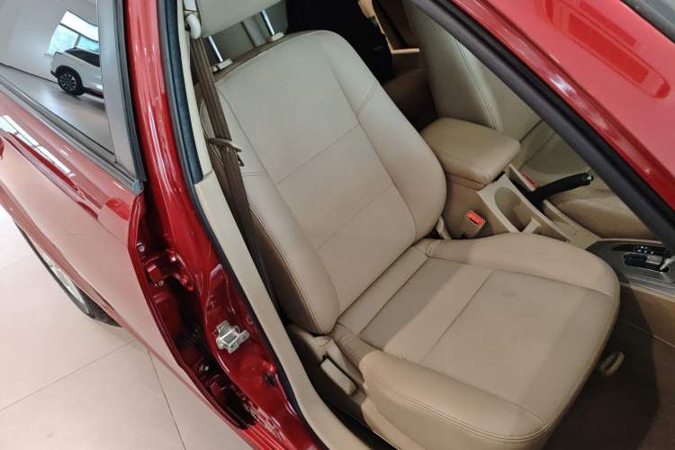 Used Buick Excelle 2013 1.5L Automatic Classic Model
