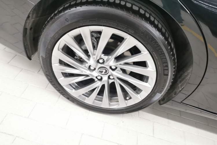 Used Lexus ES 2025 300h Deluxe Edition
