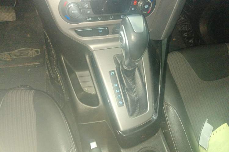 Used Ford Focus 2012 Sedan 1.6L Automatic Fashion Edition