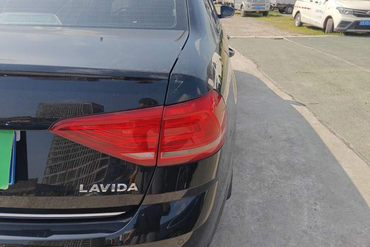 Used Volkswagen Lavida 2017 1.6L Automatic Comfort Edition