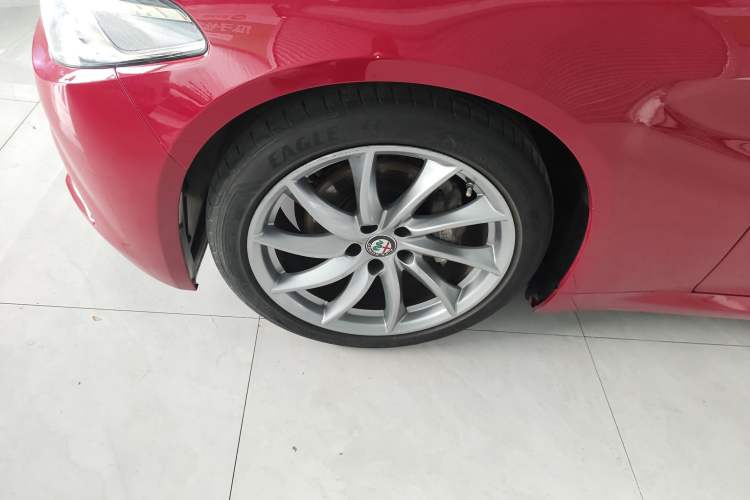 Used Alfa Romeo Giulia 2017 2.0T 200HP Luxury Edition
