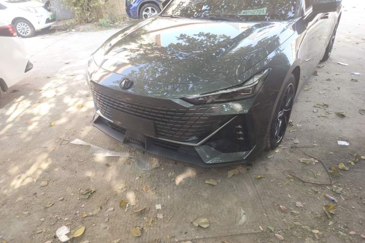 Used Changan UNI-V 2023 1.5T Prestige Model
