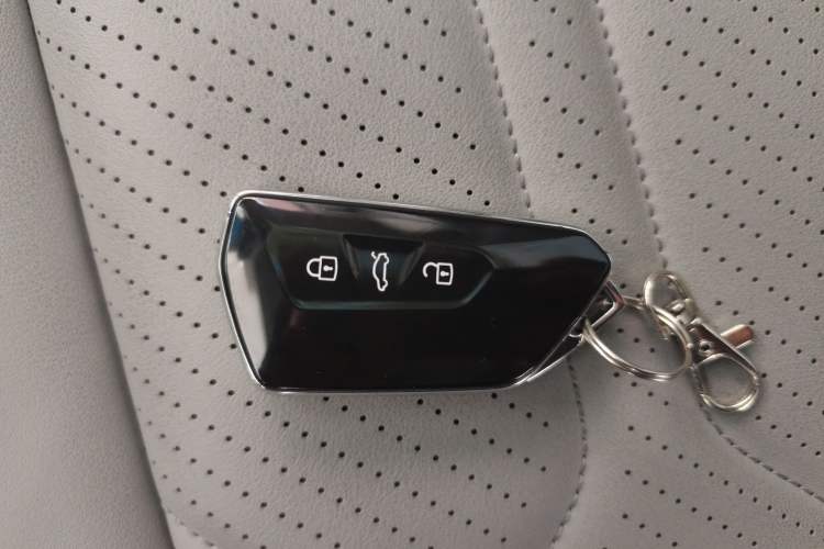 Used Volkswagen Tayron 2025 Tiguan L 300TSI Two-Wheel-Drive Elite Edition