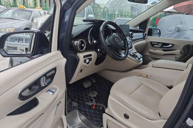 Used Mercedes-Benz V-Class 2017 V 260 Prestige Edition
