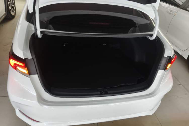 Used Toyota Corolla 2022 Dual-Motor 1.8L E-CVT Pioneer Edition
