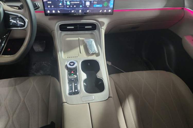 Used Chery Tiggo 8 PLUS C-DM 2025 1.5T 116 km Prestige Version 5 Seats