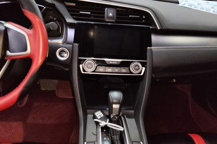 Used Honda Civic 2016 220TURBO CVT Luxury Edition
