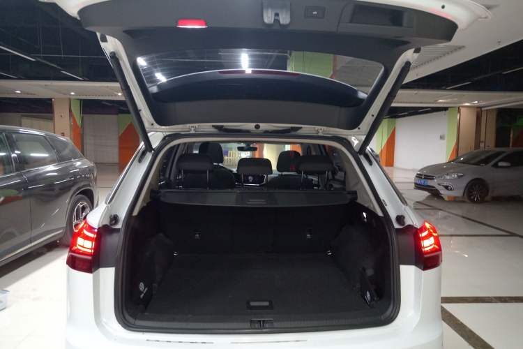 Used Volkswagen Tayron 2022 280TSI Two-Wheel Drive Luxury Smart Connectivity Version