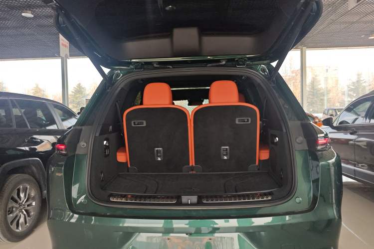 Used Li Auto L8 2023 Pro Model
