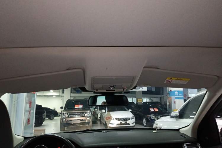 Used Land Rover Discovery Sport 2018 240 PS SE Version
