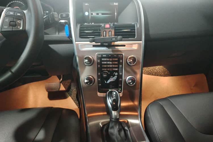 Used Volvo XC60 2017 T5 Smart Upgrade Edition