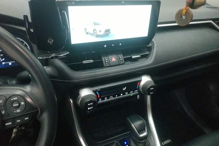 Used Toyota Wildlander 2023 2.0L CVT Two-Wheel Drive Luxury PLUS Edition
