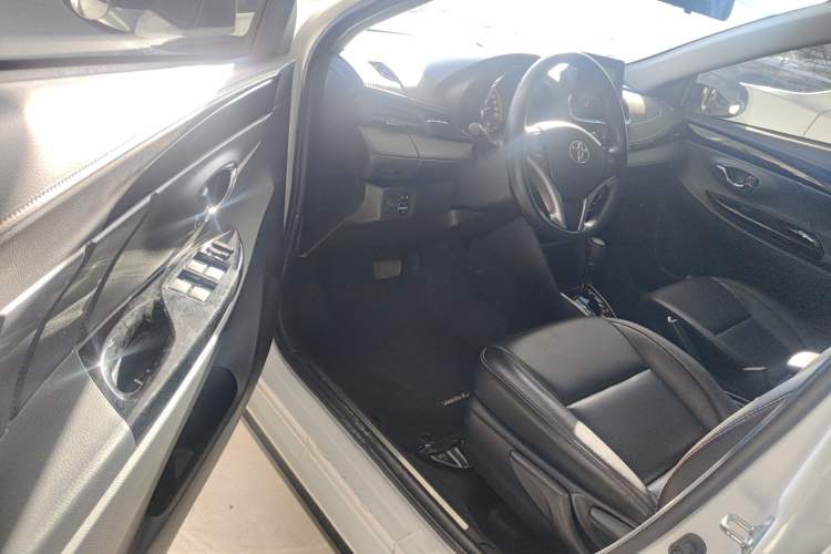 Used Toyota YARiS L 2022 X-Trail 1.5L CVT Luxury PLUS Edition