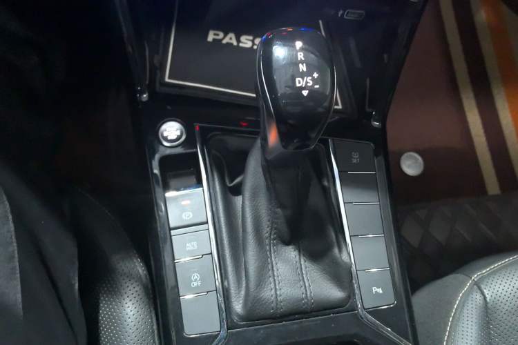 Used Volkswagen Passat 2020 330TSI Luxury Edition China VI