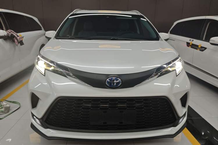 Used Toyota Granvia 2023 2.5L Hybrid Comfort Edition