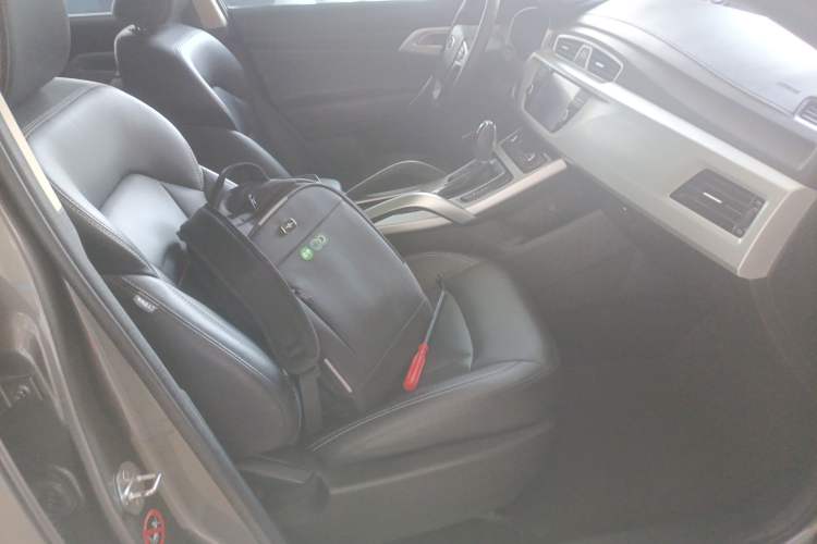 Used Geely Auto Emgrand X7 Sport 2018 1.8TD Automatic Two-Wheel Drive Smart Connect 4G Internet Edition