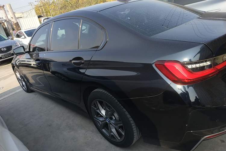 Used BMW i3 2022 eDrive 35 L
