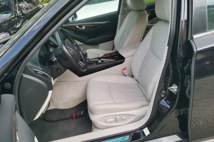 Used Infiniti Q50L 2015 2.0T Luxury Edition
