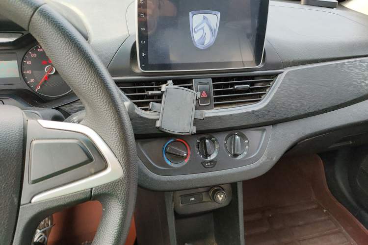 Used Baojun 310 2016 1.2L manual Comfort trim level